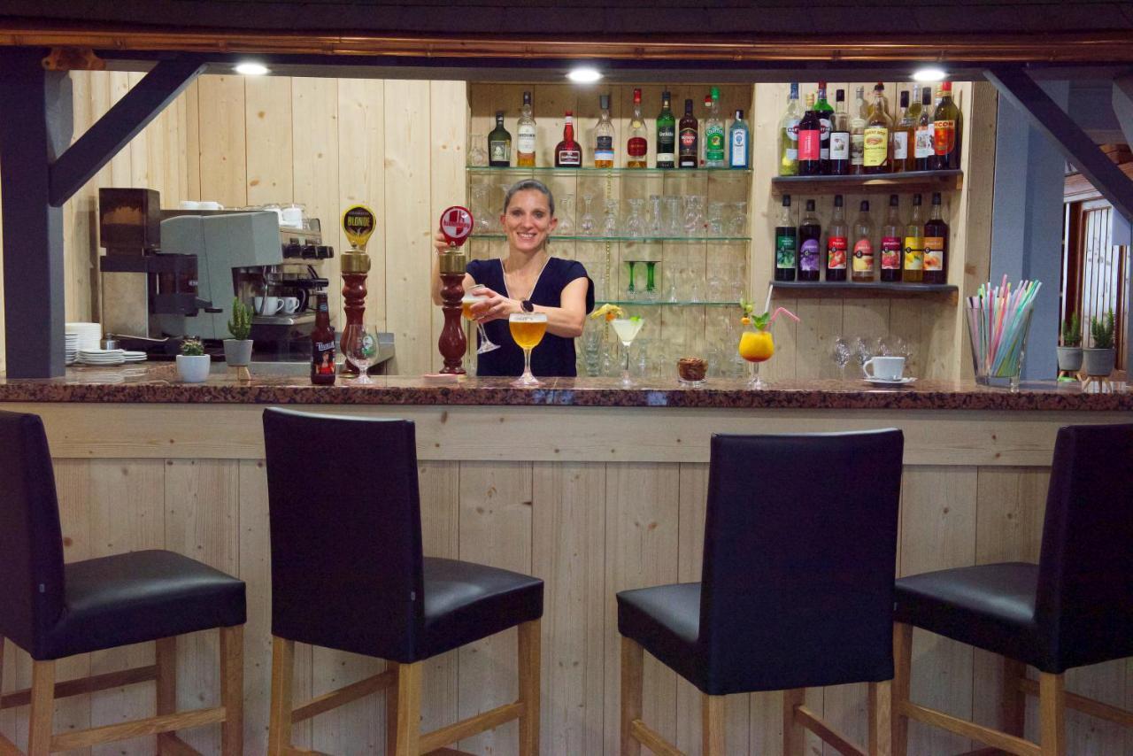 Hotel Restaurant Du Haut Du Roc Basse-sur-le-Rupt Экстерьер фото